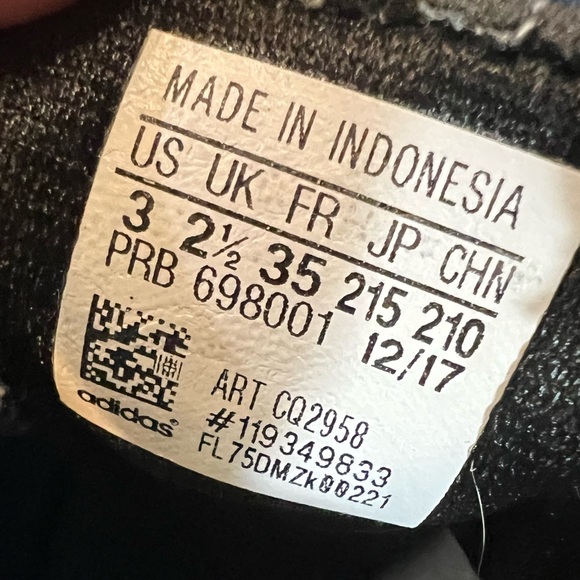 Adidas Kids Campus shoes; US size 3 - Picture 4 of 4